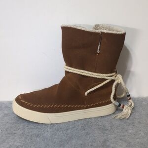 TOMS Vista Suede Ankle Moc Toe Boots. Size 6